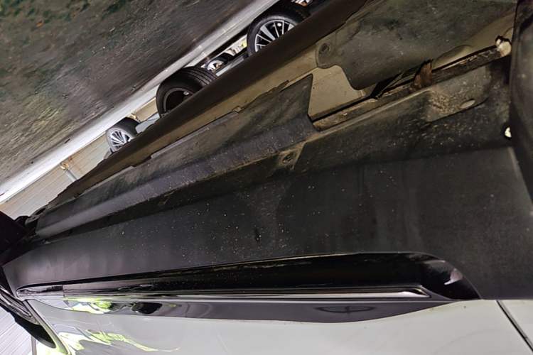 Used XPeng G3 2021 G3i 520N+ Left Side Sill
