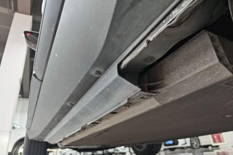 Used XPeng G3 2021 G3i 520N Left Side Sill
