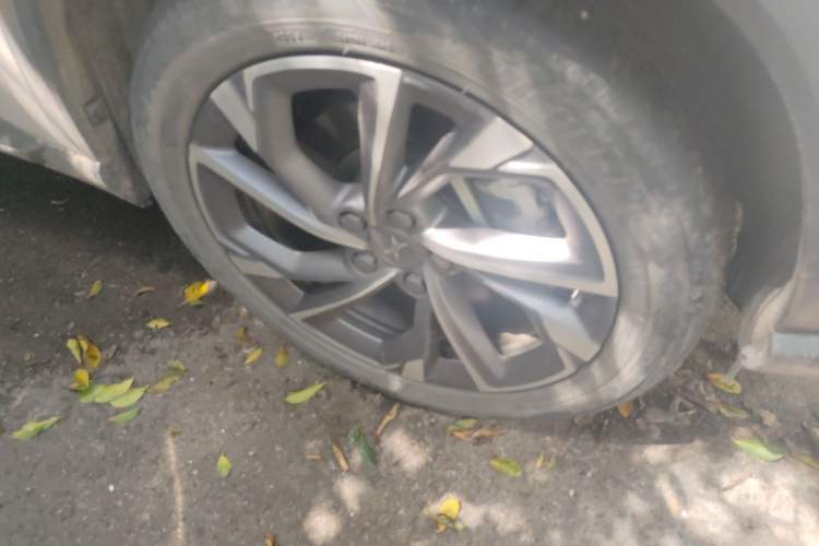 Used XPeng G3 2021 G3i 520N Right Front Wheel Hub