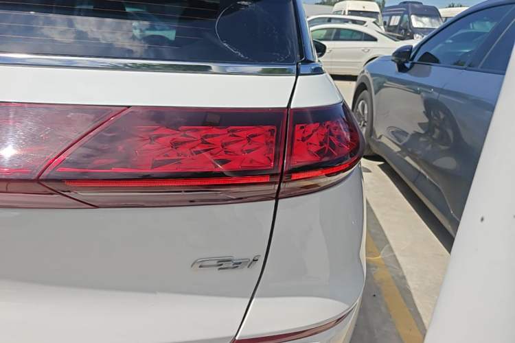 Used XPeng G3 2021 G3i 520N Right Rear Taillight