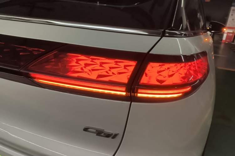 Used XPeng G3 2021 G3i 520G+ Right Rear Taillight