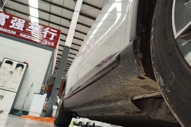 Used XPeng G3 2021 G3i 460G Right Side Sill