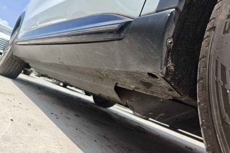 Used XPeng G3 2021 G3i 460G Right Side Sill