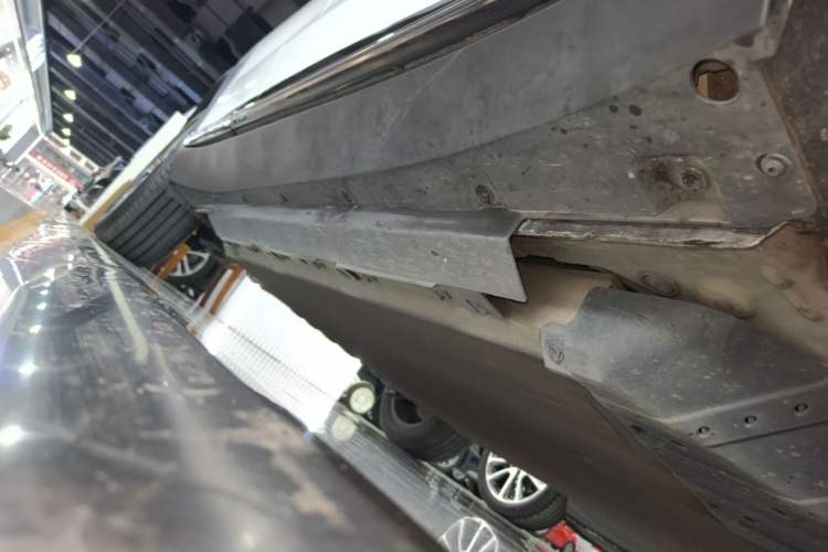 Used XPeng G3 2021 G3i 460N Right Side Sill