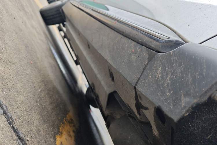 Used XPeng G3 2021 G3i 520N Right Side Sill