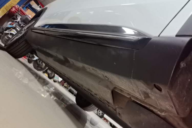 Used XPeng G3 2021 G3i 460G Right Side Sill
