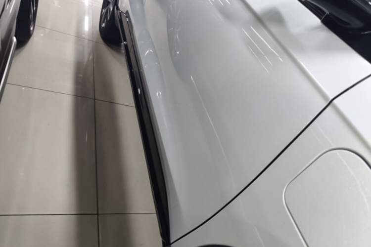 Used XPeng G3 2021 G3i 520G Right Side Sill