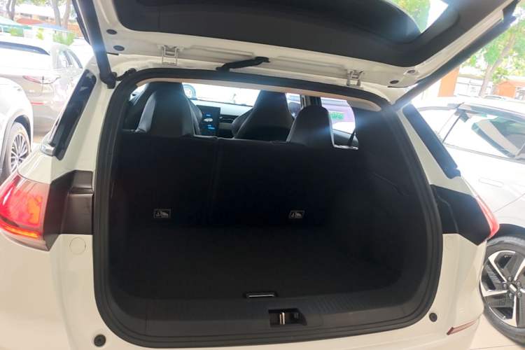 Used XPeng G3 2021 G3i 460G Trunk