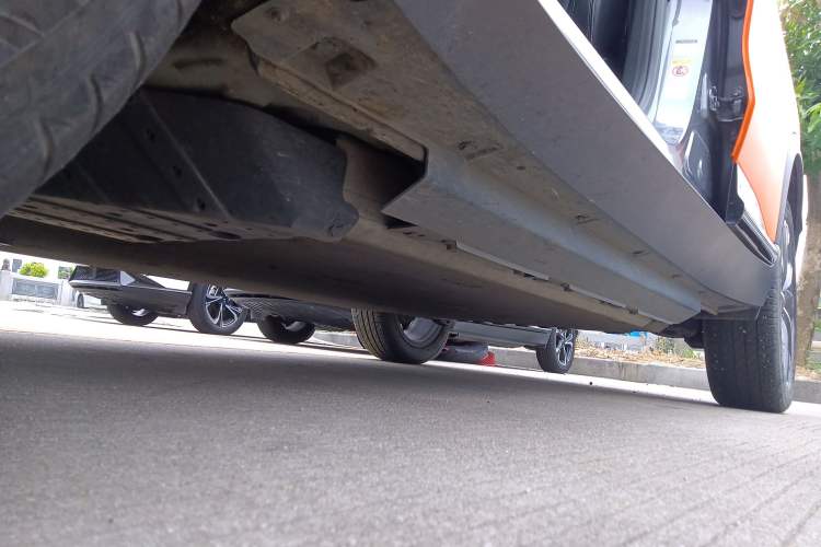 Used XPeng G3 2021 G3i 460N Chassis Front Left