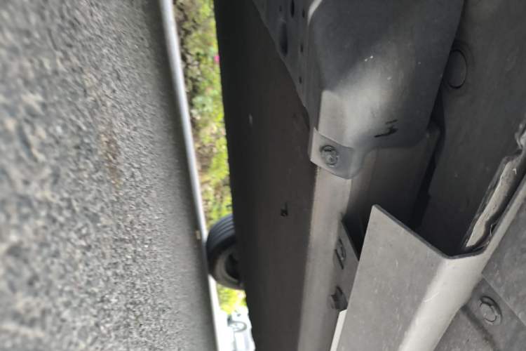 Used XPeng G3 2022 G3i 460N Chassis Front Left