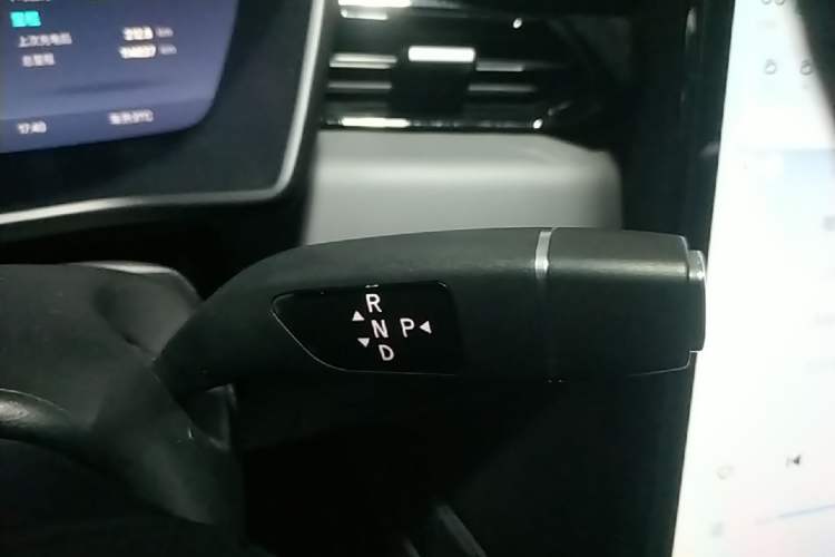 Used XPeng G3 2022 G3i 460N Gear Lever