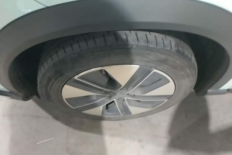 Used XPeng G3 2022 G3i 460N Left Front Wheel Hub