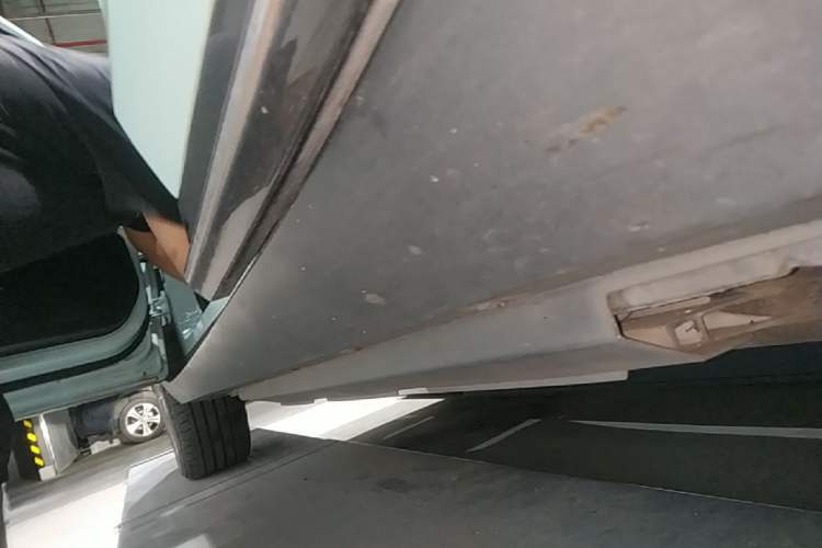 Used XPeng G3 2022 G3i 460N Left Side Sill