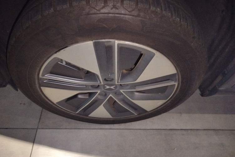 Used XPeng G3 2022 G3i 460N+ Left Front Wheel Hub