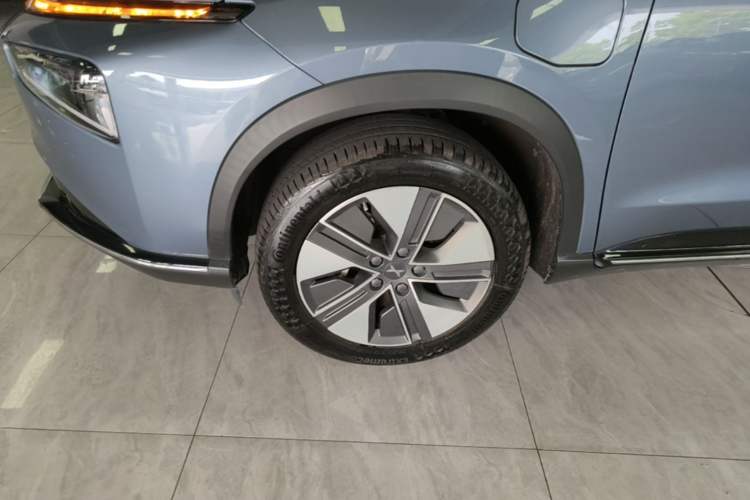 Used XPeng G3 2022 G3i 460G+ Left Front Wheel Hub