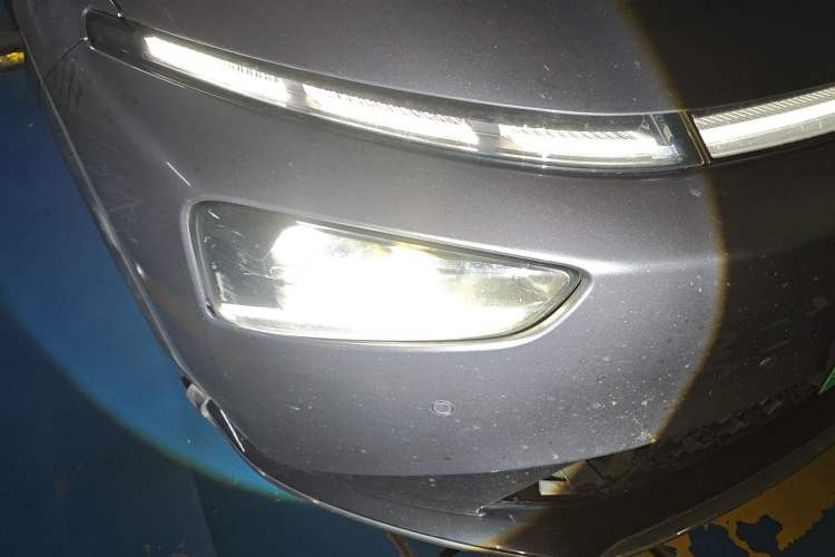 Used XPeng G3 2022 G3i 520N Right Front Headlight