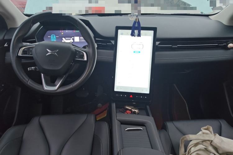Used XPeng G3 2022 G3i 520G+ Center Console