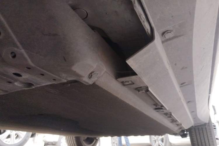 Used XPeng G3 2022 G3i 460N Chassis Front Left