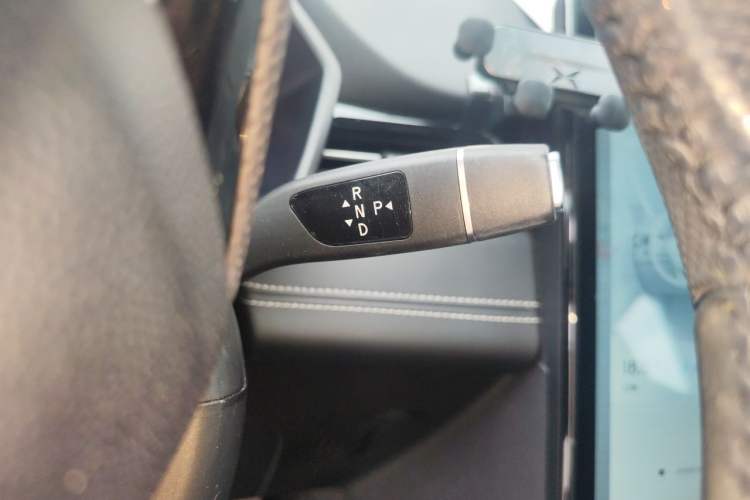 Used XPeng G3 2022 G3i 460N Gear Lever