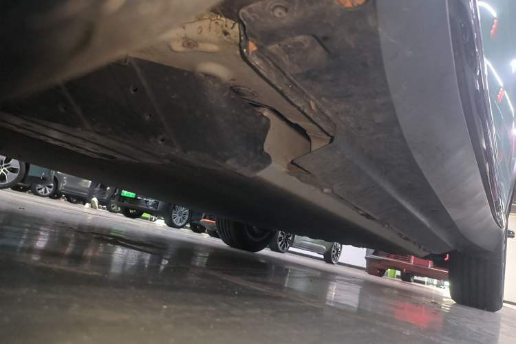 Used XPeng G3 2022 G3i 460G+ Left Side Sill
