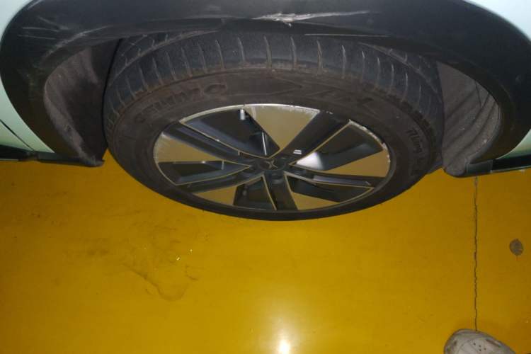 Used XPeng G3 2022 G3i 460G+ Right Front Wheel Hub