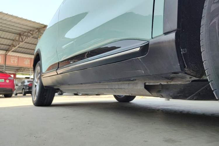 Used XPeng G3 2022 G3i 460N Right Side Sill