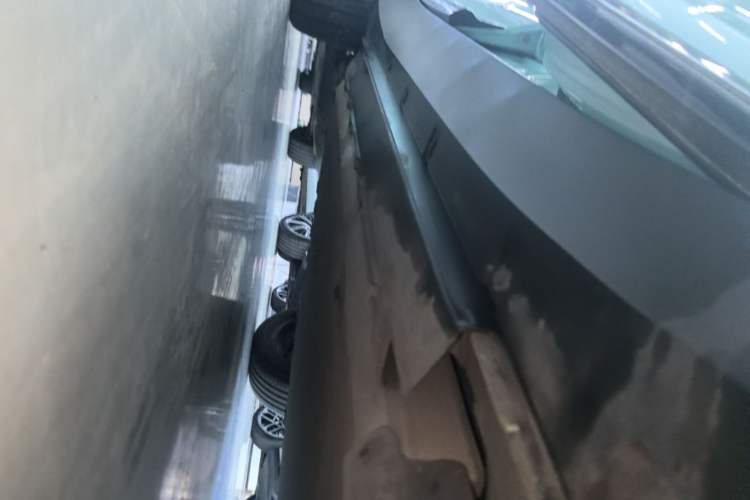 Used XPeng G3 2022 G3i 460G Right Side Sill