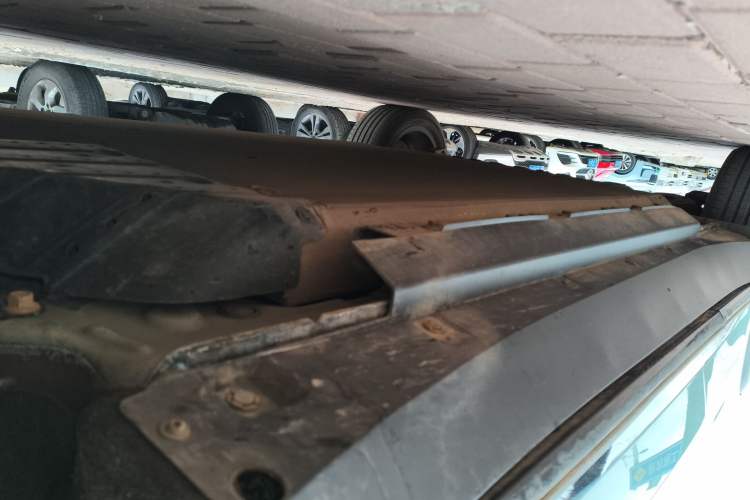 Used XPeng G3 2022 G3i 460N Right Side Sill