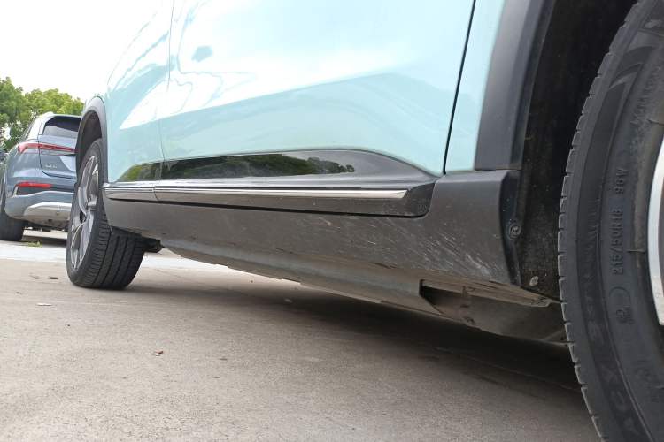 Used XPeng G3 2022 G3i 460N Right Side Sill