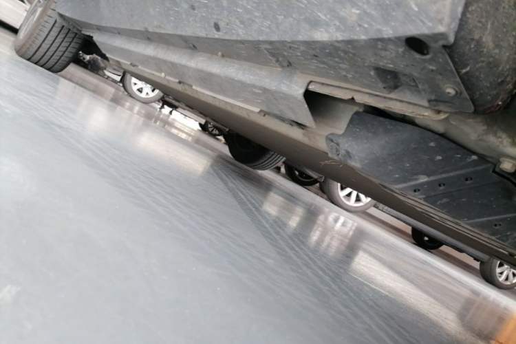 Used XPeng G3 2022 G3i 460N Chassis Front Right