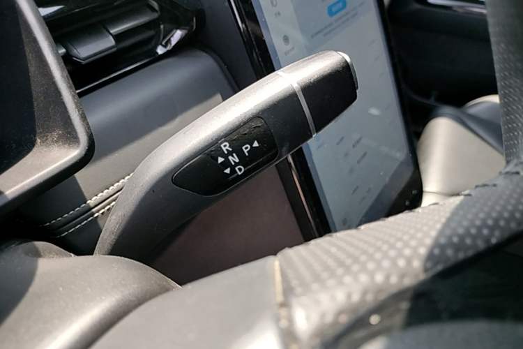 Used XPeng G3 2022 G3i 520N+ Gear Lever