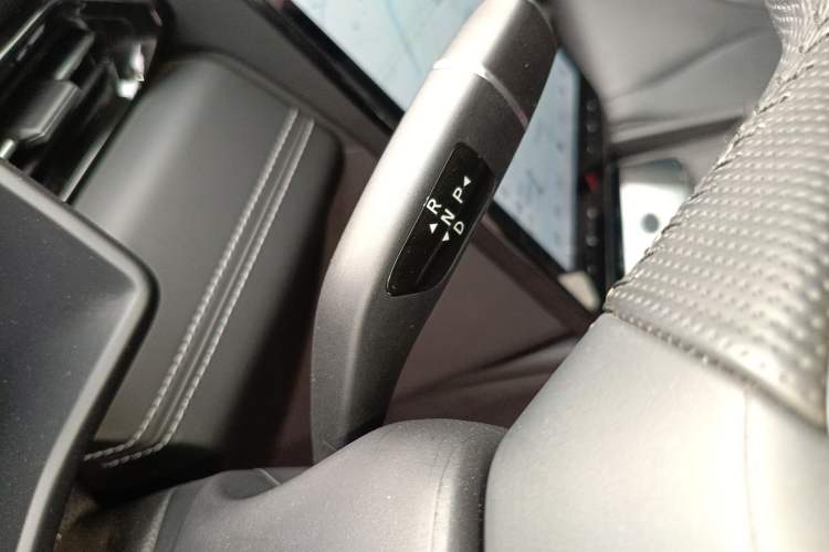 Used XPeng G3 2022 G3i 460G+ Gear Lever