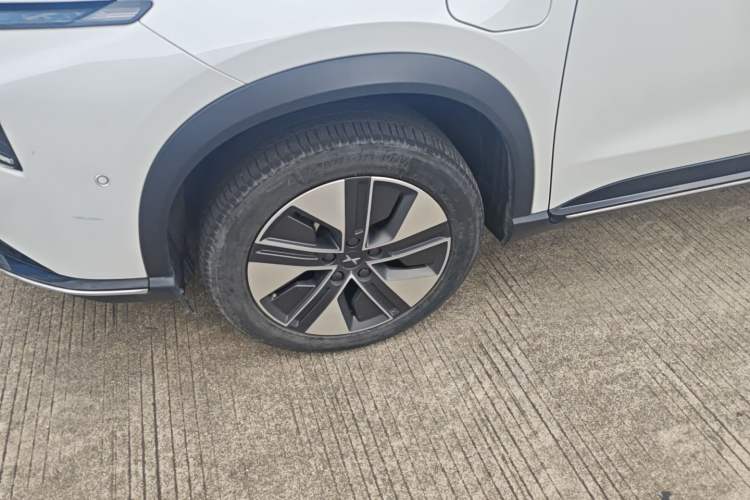 Used XPeng G3 2022 G3i 460N+ Left Front Wheel Hub