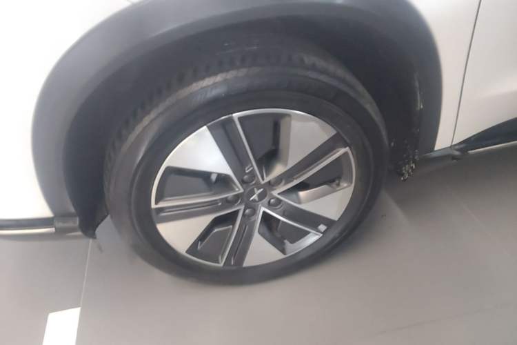 Used XPeng G3 2022 G3i 460G+ Left Front Wheel Hub