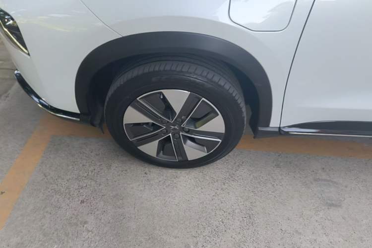 Used XPeng G3 2022 G3i 460G+ Left Front Wheel Hub