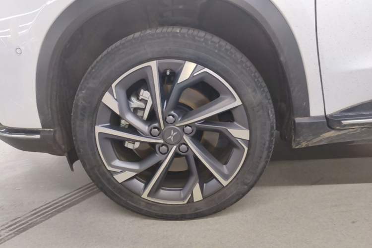 Used XPeng G3 2022 G3i 460N Left Front Wheel Hub