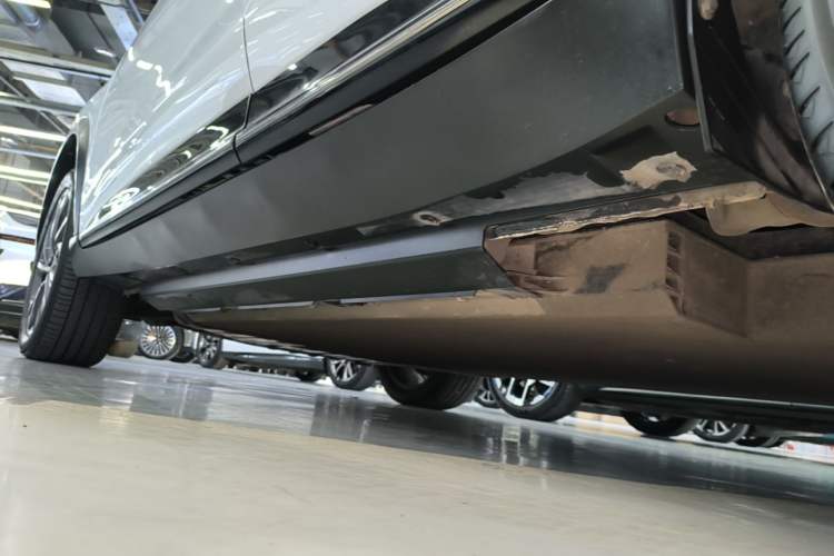 Used XPeng G3 2022 G3i 460N Left Side Sill