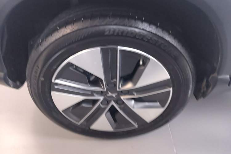 Used XPeng G3 2022 G3i 460G+ Right Rear Wheel Hub