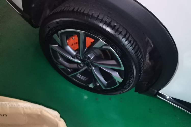 Used XPeng G3 2022 G3i 460N Right Rear Wheel Hub