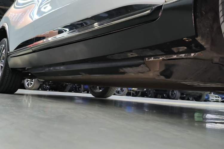 Used XPeng G3 2022 G3i 460N Right Side Sill