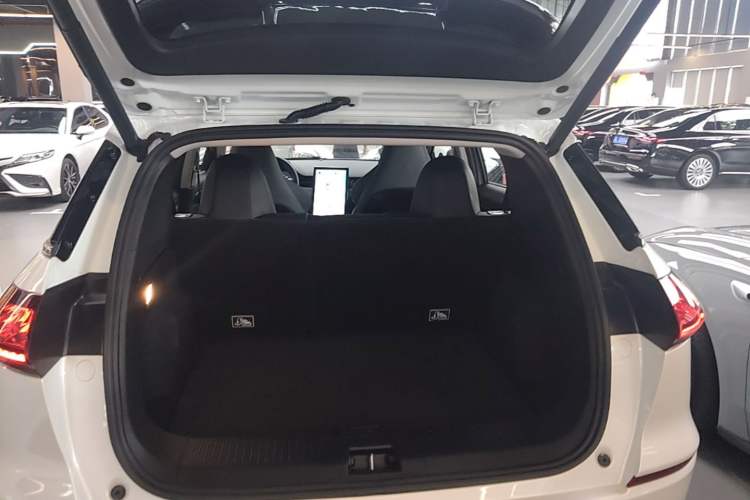 Used XPeng G3 2022 G3i 460G+ Trunk