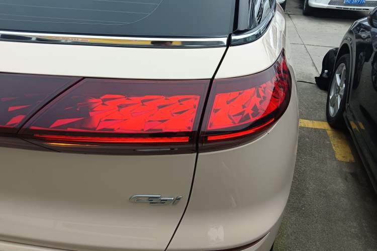 Used XPeng G3 2022 G3i 520N+ Right Rear Taillight