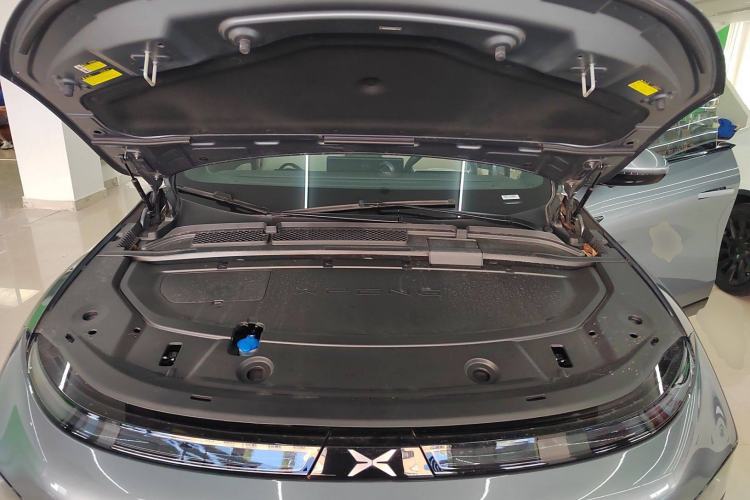 Used XPeng G6 2023 580 Long-Range Pro Engine Bay