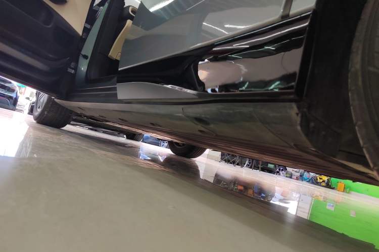 Used XPeng G6 2023 580 Long-Range Pro Left Side Sill