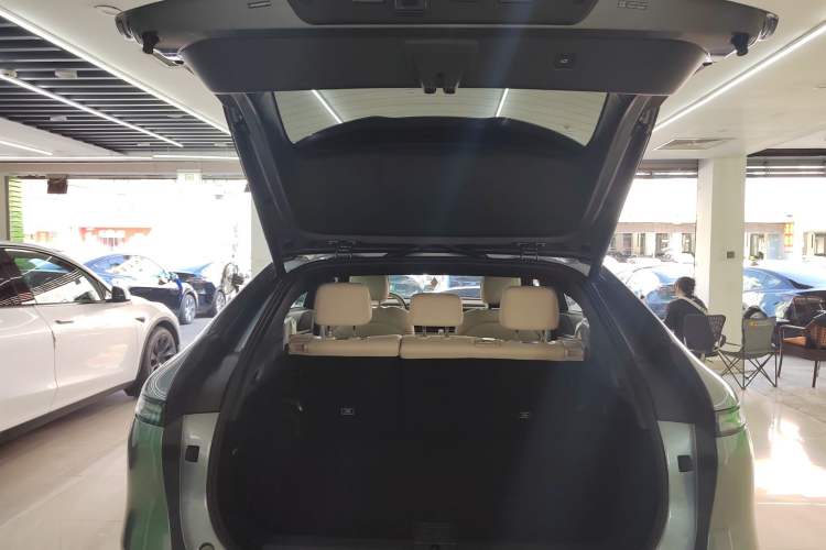 Used XPeng G6 2023 580 Long-Range Pro Trunk