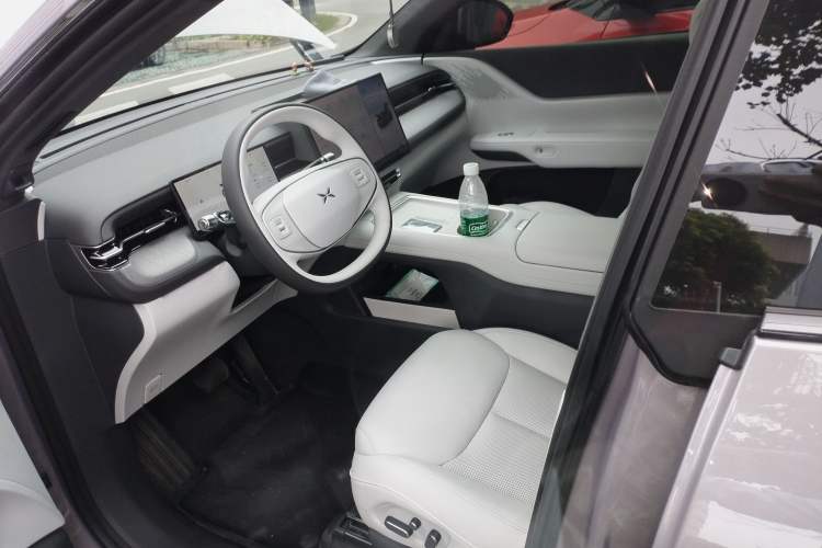 Used XPeng G6 2025 625 Long-Range Max Flagship Edition Left Front Seat