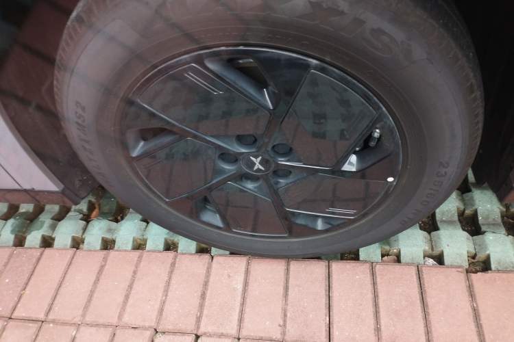 Used XPeng G6 2025 625 Long-Range Max Flagship Edition Right Front Wheel Hub