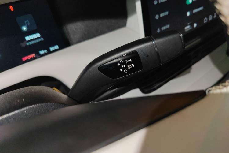 Used XPeng G6 2023 580 Long-Range Pro Gear Lever