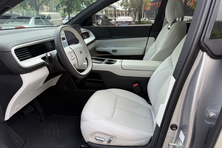 Used XPeng G6 2023 580 Long-Range Pro Interior 2