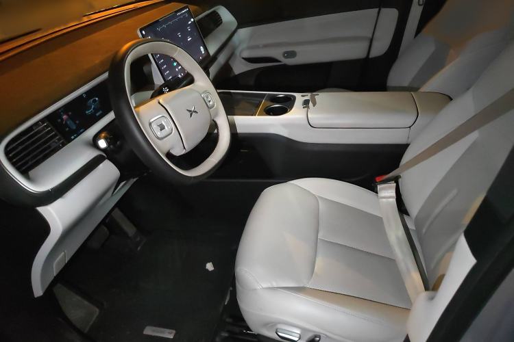 Used XPeng G6 2023 580 Long-Range Pro Left Front Seat